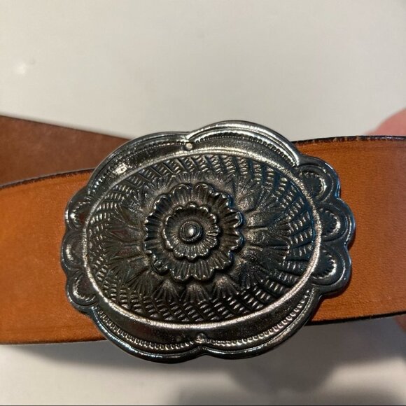 CHICO’S Sz M/L Leather With Metal Embellishments Belt - Picture 4 of 5